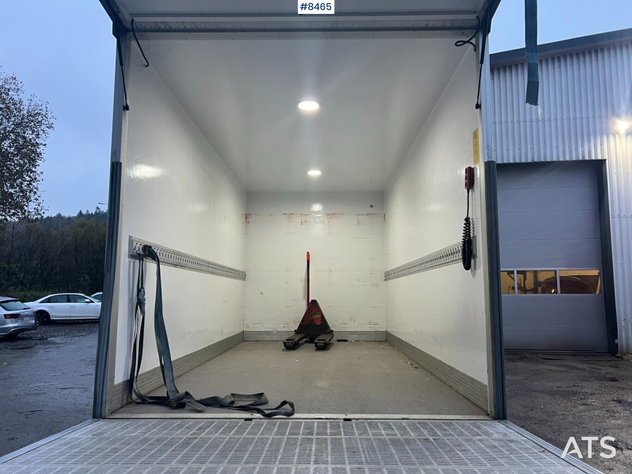 Renault master with tail lift - Closed box van: picture 5 Renault master with tail lift - Closed box van: picture 5