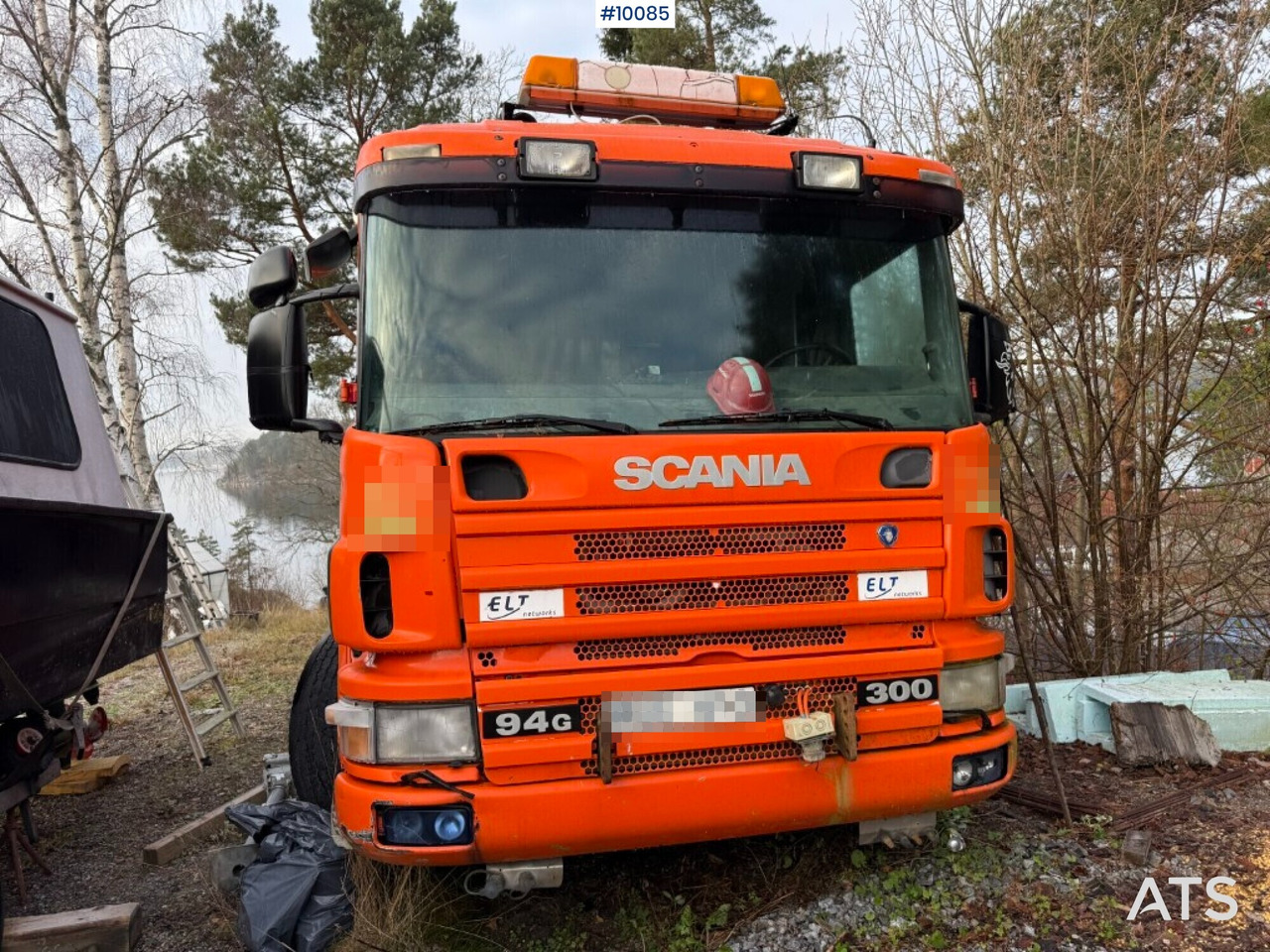 Scania P94G 300 Crane truck with flatbed Rep. object - Hook lift truck, Crane truck: picture 2 Scania P94G 300 Crane truck with flatbed Rep. object - Hook lift truck, Crane truck: picture 2