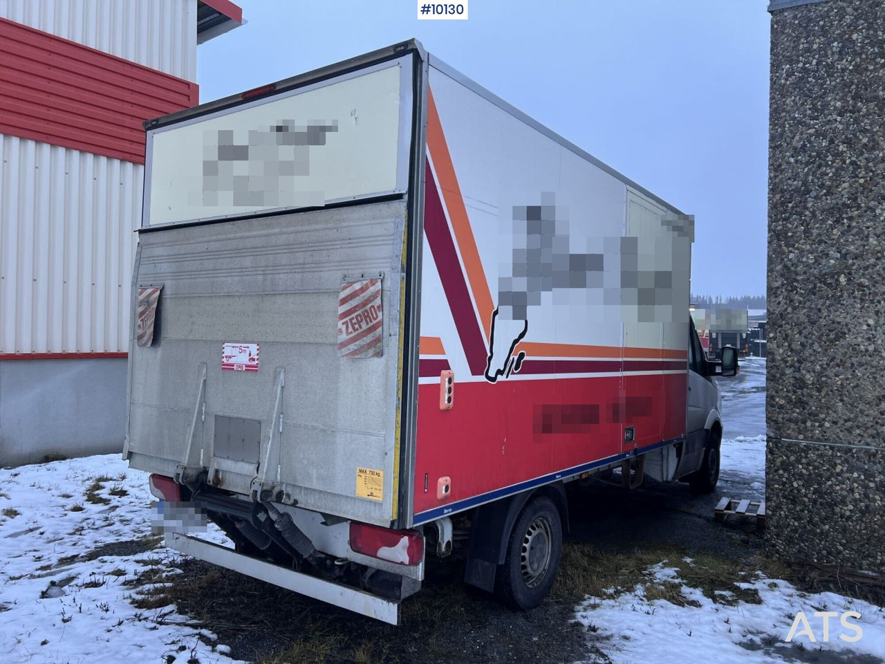 VW Volkswagen Crafter van with tailgate lift - Reparation OBJECT - Closed box van: picture 4 VW Volkswagen Crafter van with tailgate lift - Reparation OBJECT - Closed box van: picture 4