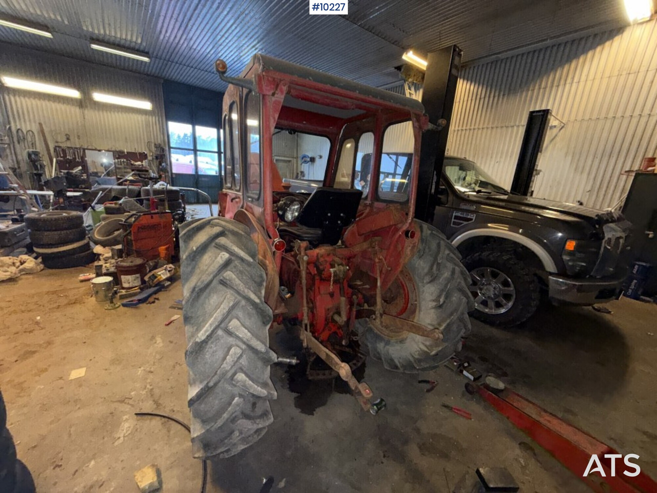 Farm tractor Volvo BM 320 with loader: picture 7