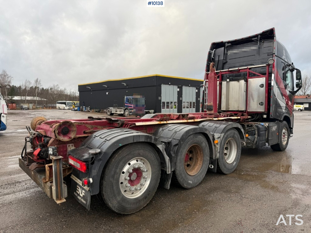 Volvo FH 8X4 Hook truck with plow and salt spreader - Hook lift truck: picture 4 Volvo FH 8X4 Hook truck with plow and salt spreader - Hook lift truck: picture 4