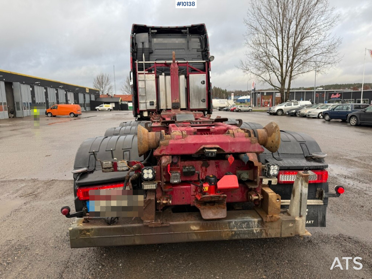 Volvo FH 8X4 Hook truck with plow and salt spreader - Hook lift truck: picture 3 Volvo FH 8X4 Hook truck with plow and salt spreader - Hook lift truck: picture 3