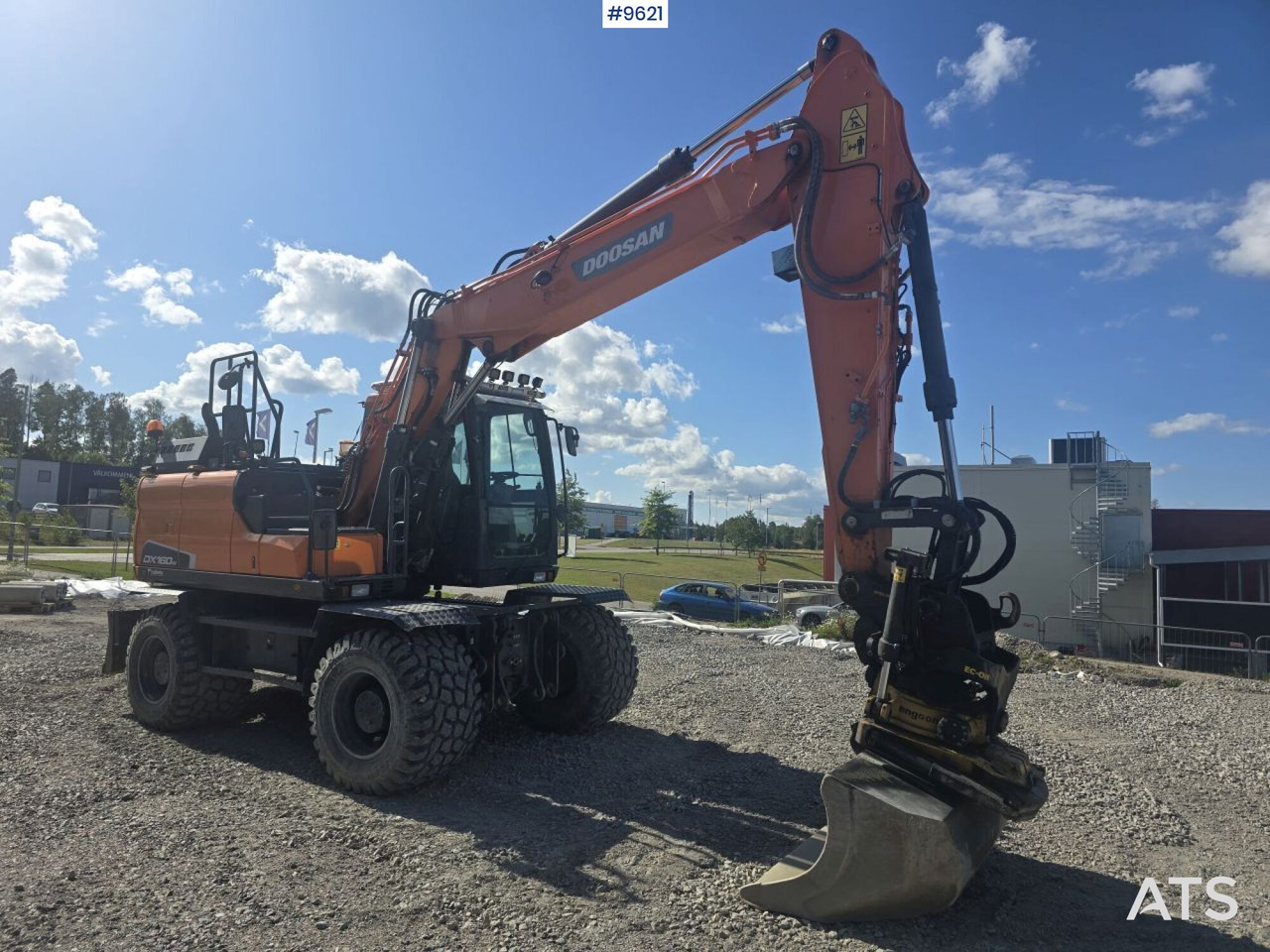 Wheeled Excavator Doosan DX160W with attachment and trailer - Wheel excavator: picture 2 Wheeled Excavator Doosan DX160W with attachment and trailer - Wheel excavator: picture 2