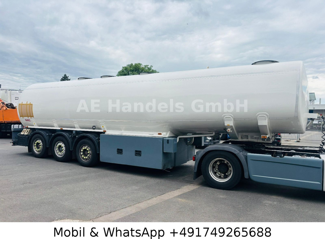 ROHR TAL-A-ZE 44,0 *44m³/ADR/4xKammer/4xDomdeckel - Tanker semi-trailer: picture 2 ROHR TAL-A-ZE 44,0 *44m³/ADR/4xKammer/4xDomdeckel - Tanker semi-trailer: picture 2