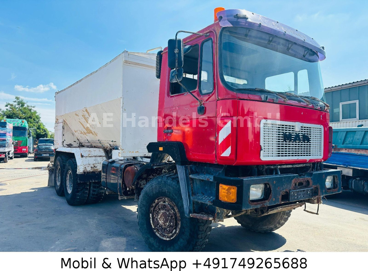 MAN F10 BB 6x6 Bindemittelstreuer *Manual/Analog - Truck: picture 3 MAN F10 BB 6x6 Bindemittelstreuer *Manual/Analog - Truck: picture 3