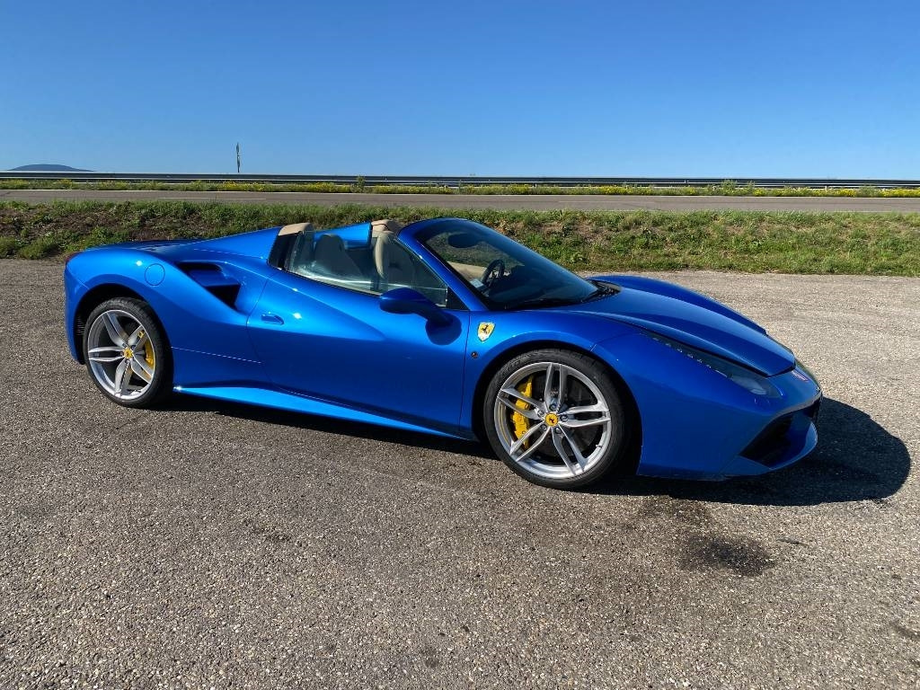Ferrari 488 SPIDER -Carte Grise Française endommagé - Car: picture 5 Ferrari 488 SPIDER -Carte Grise Française endommagé - Car: picture 5