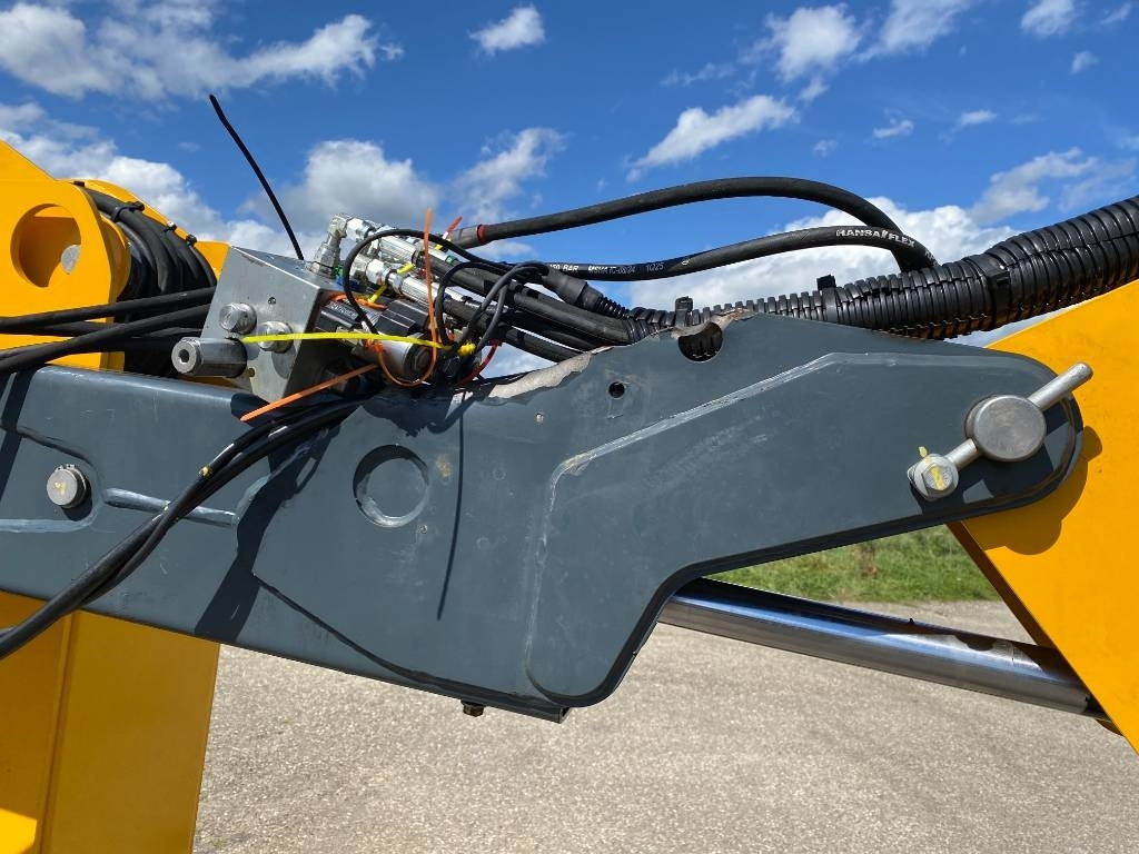 Articulated boom Haulotte HA16 RT/PRO-Certificat CE endommagée: picture 12