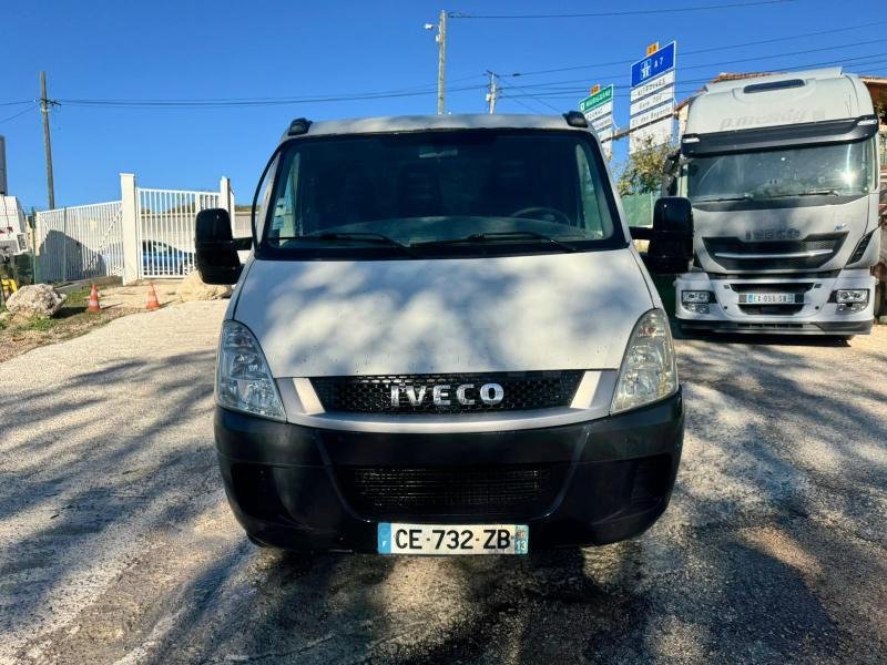 Iveco Daily 35C12 - Tipper van: picture 2 Iveco Daily 35C12 - Tipper van: picture 2