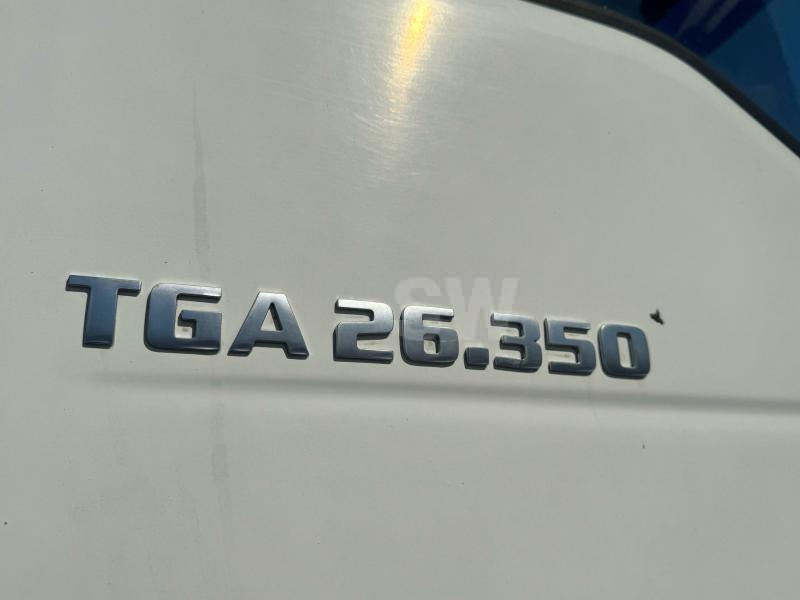 Concrete mixer truck MAN TGA 26.350: picture 14
