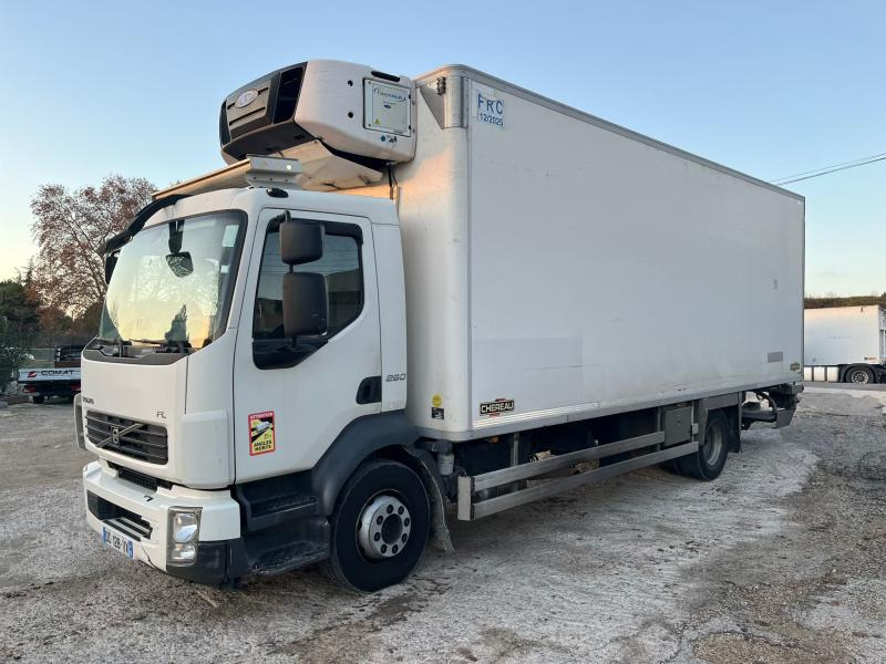 Volvo FL 260 - Refrigerator truck: picture 1 Volvo FL 260 - Refrigerator truck: picture 1