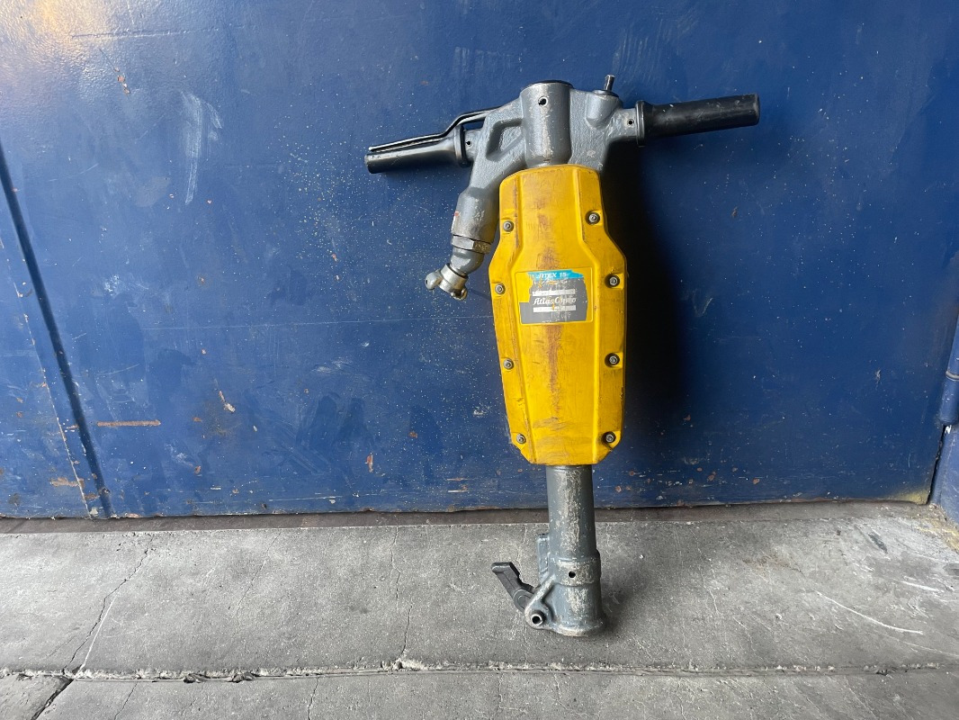 Atlas Copco RTEX15 - Hydraulic hammer: picture 2 Atlas Copco RTEX15 - Hydraulic hammer: picture 2