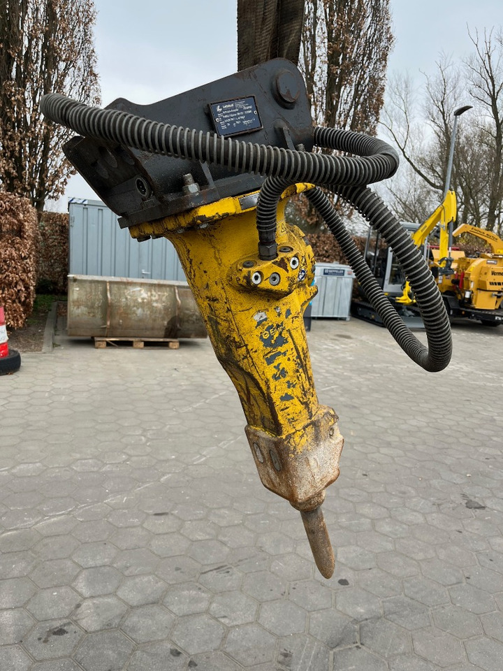 Atlas Copco SB152 - Hydraulic hammer: picture 2 Atlas Copco SB152 - Hydraulic hammer: picture 2