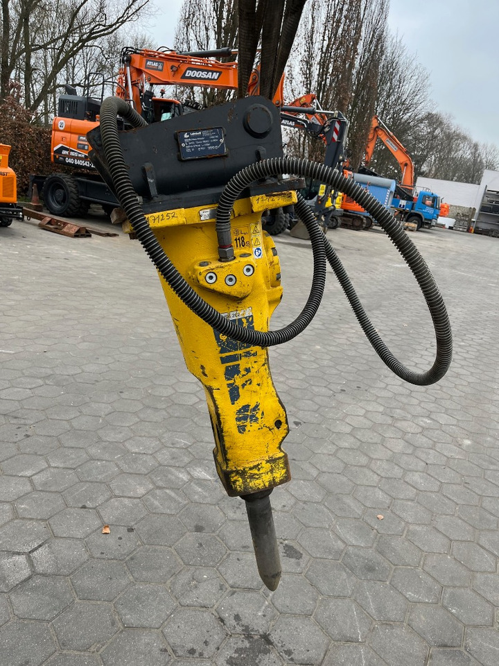 Atlas Copco SB202 - Hydraulic hammer: picture 2 Atlas Copco SB202 - Hydraulic hammer: picture 2
