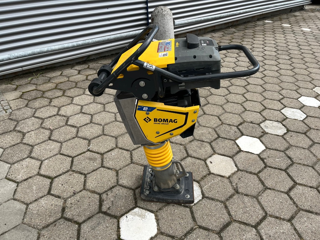 Bomag BT60E - Construction machinery: picture 3 Bomag BT60E - Construction machinery: picture 3