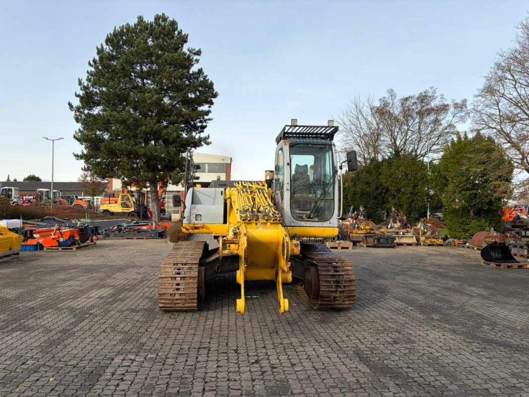 New Holland E385 - Crawler excavator: picture 5 New Holland E385 - Crawler excavator: picture 5