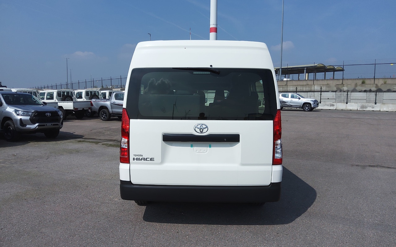Toyota Hiace HIGH ROOF / TOIT HAUT 2.8L Diesel Manual base - Minibus, Passenger van: picture 2 Toyota Hiace HIGH ROOF / TOIT HAUT 2.8L Diesel Manual base - Minibus, Passenger van: picture 2