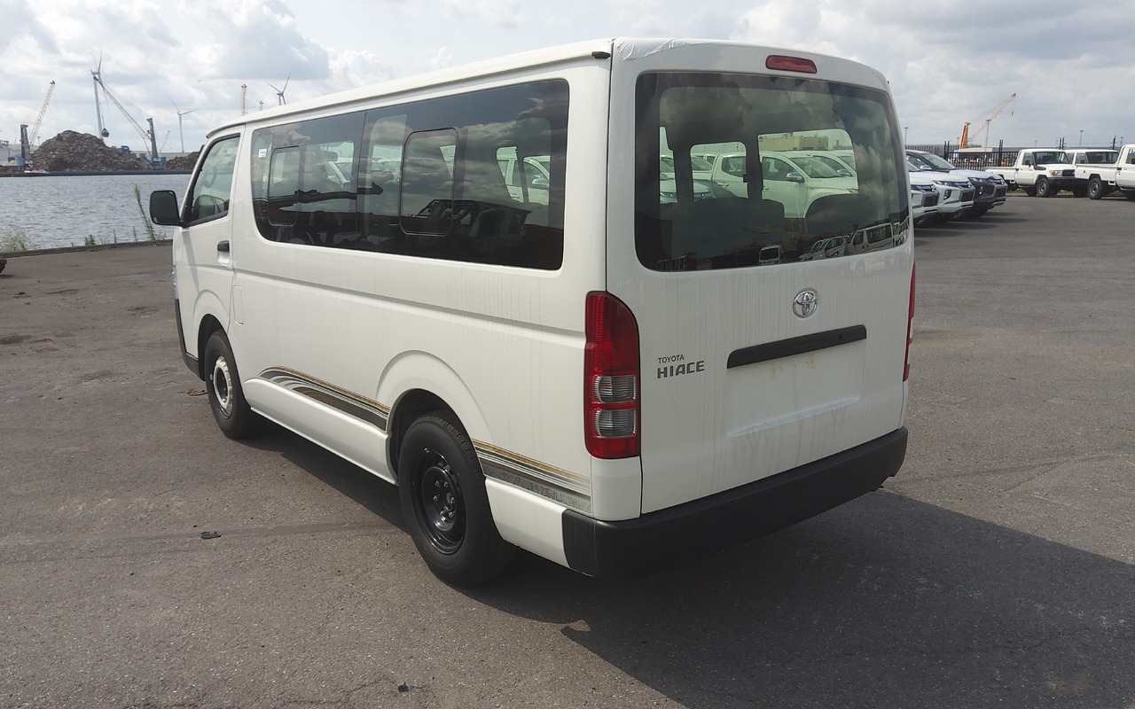 Toyota Hiace STANDARD ROOF 2.5L Diesel Manual - Minibus, Passenger van: picture 4 Toyota Hiace STANDARD ROOF 2.5L Diesel Manual - Minibus, Passenger van: picture 4