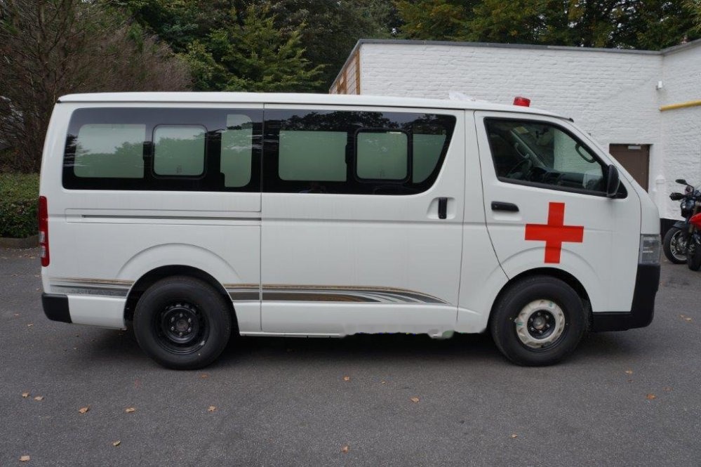 Toyota Hiace STANDARD ROOF ambulance 2.5L Diesel Manual - Minibus, Passenger van: picture 3 Toyota Hiace STANDARD ROOF ambulance 2.5L Diesel Manual - Minibus, Passenger van: picture 3