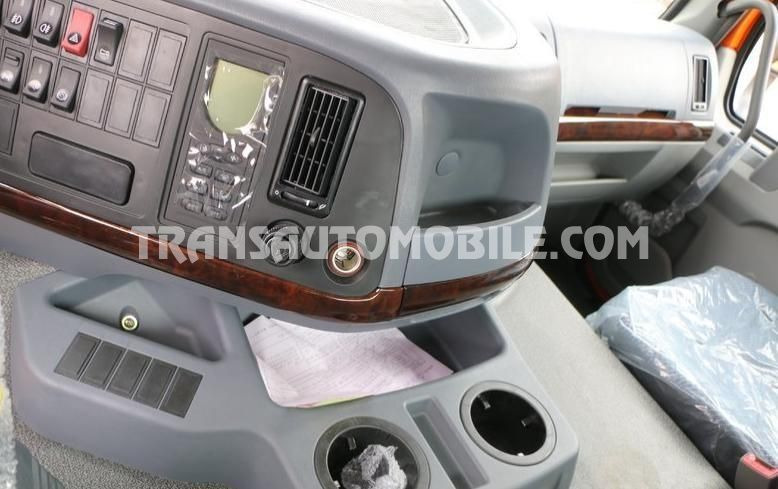 Sinotruk HOWO 6X6 ALL-WHEEL DRIVE - Tractor unit: picture 5 Sinotruk HOWO 6X6 ALL-WHEEL DRIVE - Tractor unit: picture 5
