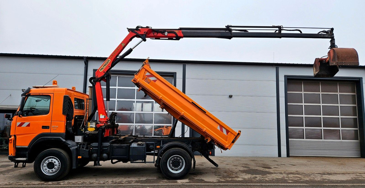 Volvo FM 370 4x4 Palfinger PK12002 Funk Kran EEV - Tipper, Crane truck: picture 2 Volvo FM 370 4x4 Palfinger PK12002 Funk Kran EEV - Tipper, Crane truck: picture 2
