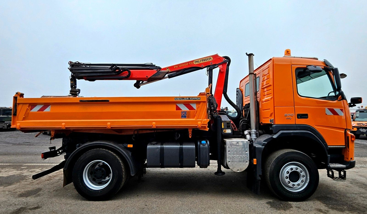 Volvo FM 370 4x4 Palfinger PK12002 Funk Kran EEV - Tipper, Crane truck: picture 2 Volvo FM 370 4x4 Palfinger PK12002 Funk Kran EEV - Tipper, Crane truck: picture 2