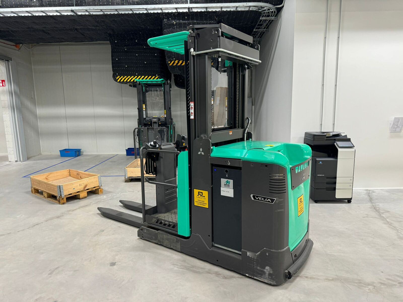 Mitsubishi OPBM10P - Order picker: picture 2 Mitsubishi OPBM10P - Order picker: picture 2
