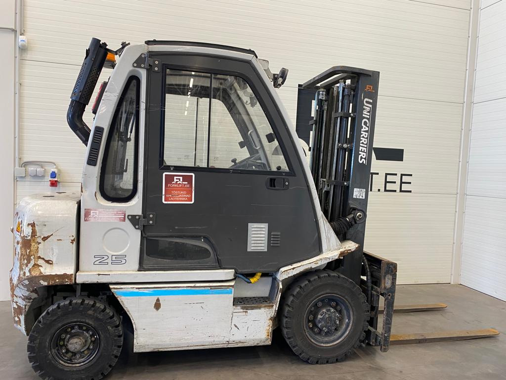 Unicarriers Y1D2A25Q - Diesel forklift: picture 4 Unicarriers Y1D2A25Q - Diesel forklift: picture 4
