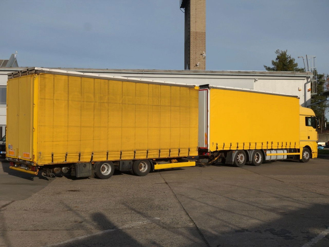 MAN TGX 24.400 EEV 6x2 + Anhänger Krone 120m3 - Curtain side truck: picture 4 MAN TGX 24.400 EEV 6x2 + Anhänger Krone 120m3 - Curtain side truck: picture 4