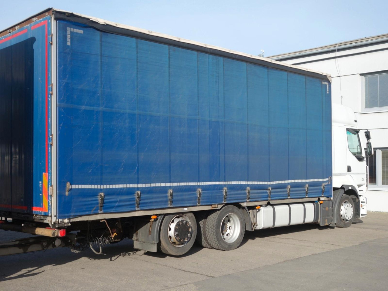 Renault Premium 460 EEV + SVAN 120m3 Durchfahren - Curtain side truck: picture 5 Renault Premium 460 EEV + SVAN 120m3 Durchfahren - Curtain side truck: picture 5