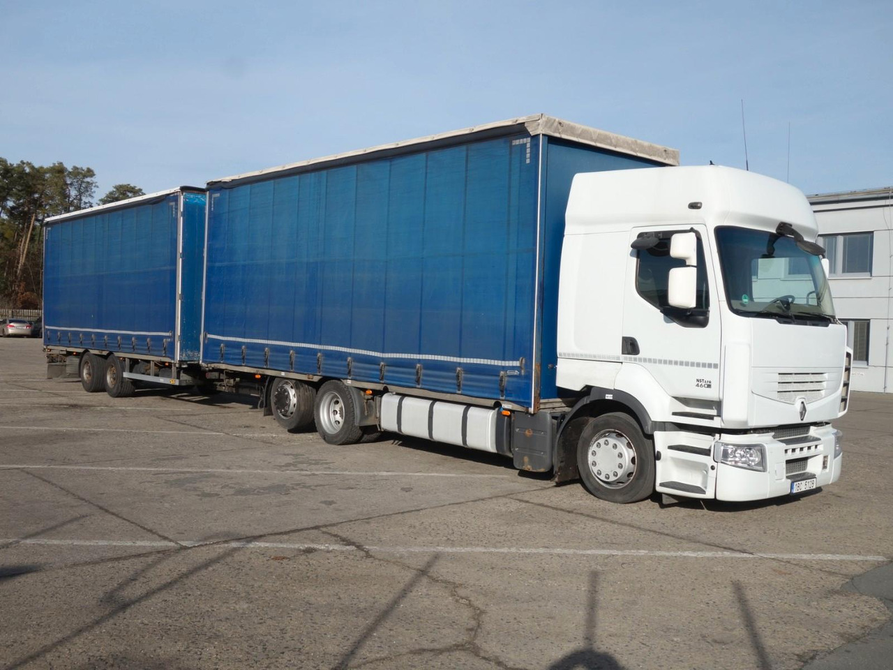 Renault Premium 460 EEV + SVAN 120m3 Durchfahren - Curtain side truck: picture 2 Renault Premium 460 EEV + SVAN 120m3 Durchfahren - Curtain side truck: picture 2