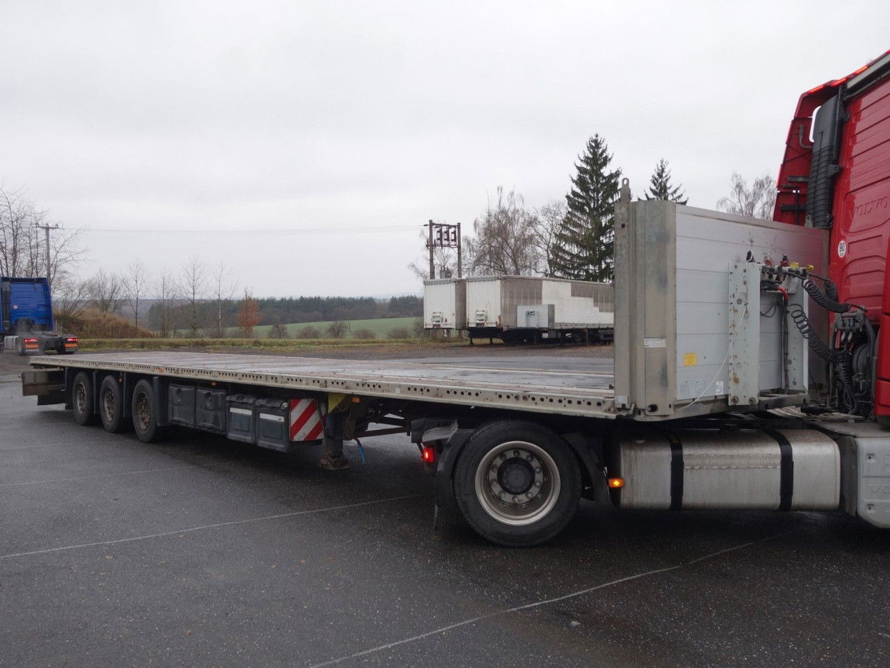 Schmitz Cargobull SPL 24/L Lowdeck SPL 24/L Lowdeck - Dropside/ Flatbed semi-trailer: picture 1 Schmitz Cargobull SPL 24/L Lowdeck SPL 24/L Lowdeck - Dropside/ Flatbed semi-trailer: picture 1