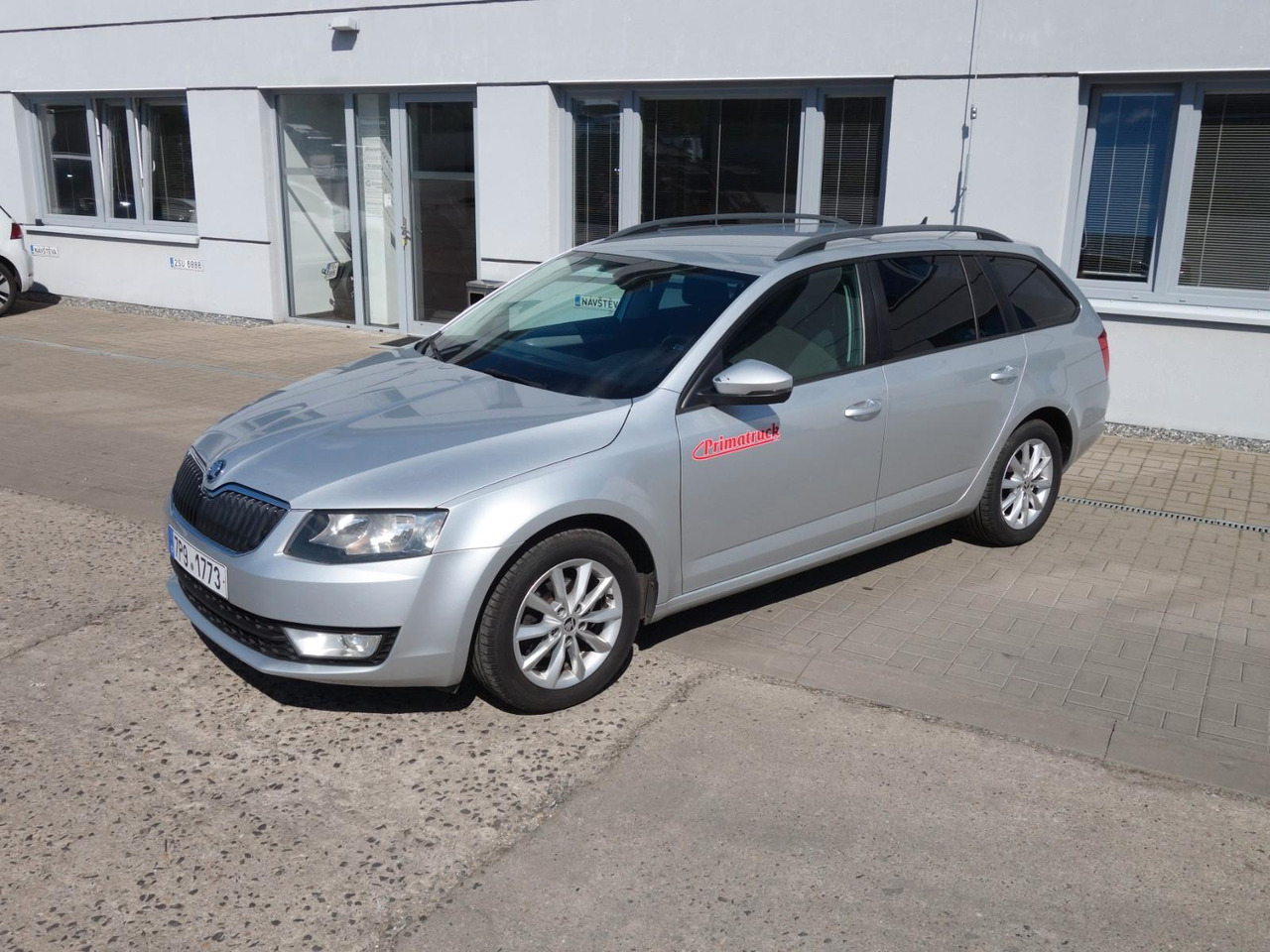 Skoda Octavia Combi Ambition 1,6 TDI, DSG, Navi, Clima - Estate car: picture 2 Skoda Octavia Combi Ambition 1,6 TDI, DSG, Navi, Clima - Estate car: picture 2