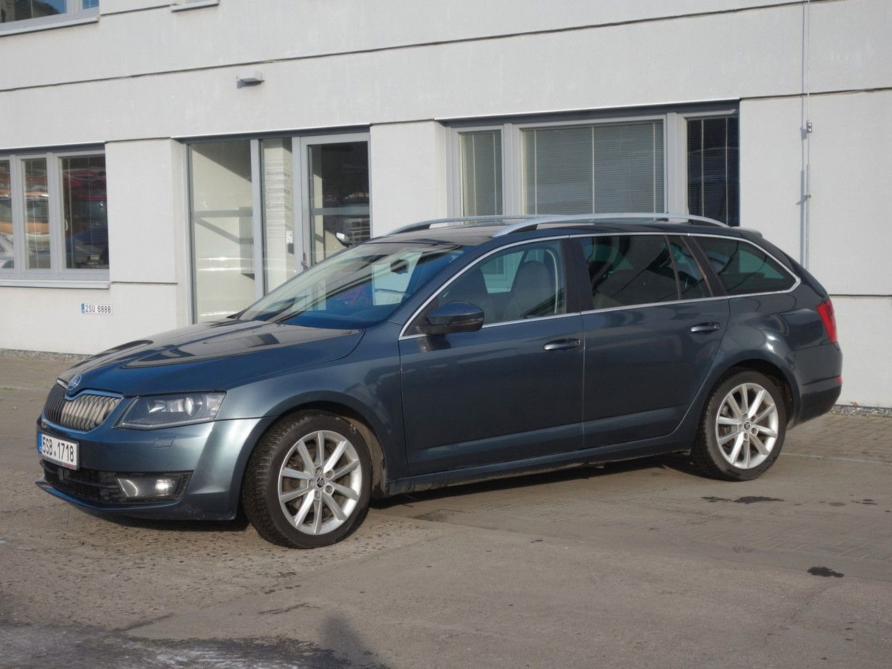 Škoda Octavia Combi Sport Line, 2.0 TDi DSG, Webasto - Estate car: picture 2 Škoda Octavia Combi Sport Line, 2.0 TDi DSG, Webasto - Estate car: picture 2
