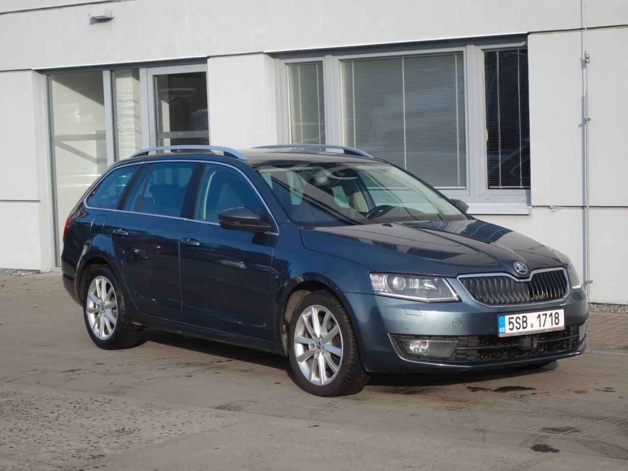 Skoda Octavia Combi Sport Line, 2.0 TDi DSG, Webasto - Estate car: picture 3 Skoda Octavia Combi Sport Line, 2.0 TDi DSG, Webasto - Estate car: picture 3