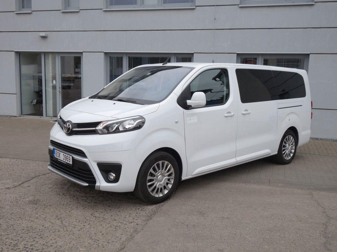 Toyota ProAce Verso L2 Shuttle Comfort - Passenger van: picture 1 Toyota ProAce Verso L2 Shuttle Comfort - Passenger van: picture 1