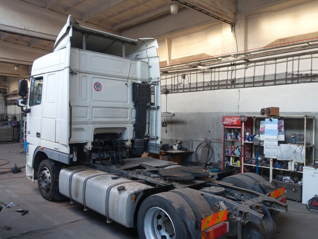 DAF XF 460 SC LD, Motorschaden - Tractor unit: picture 3 DAF XF 460 SC LD, Motorschaden - Tractor unit: picture 3