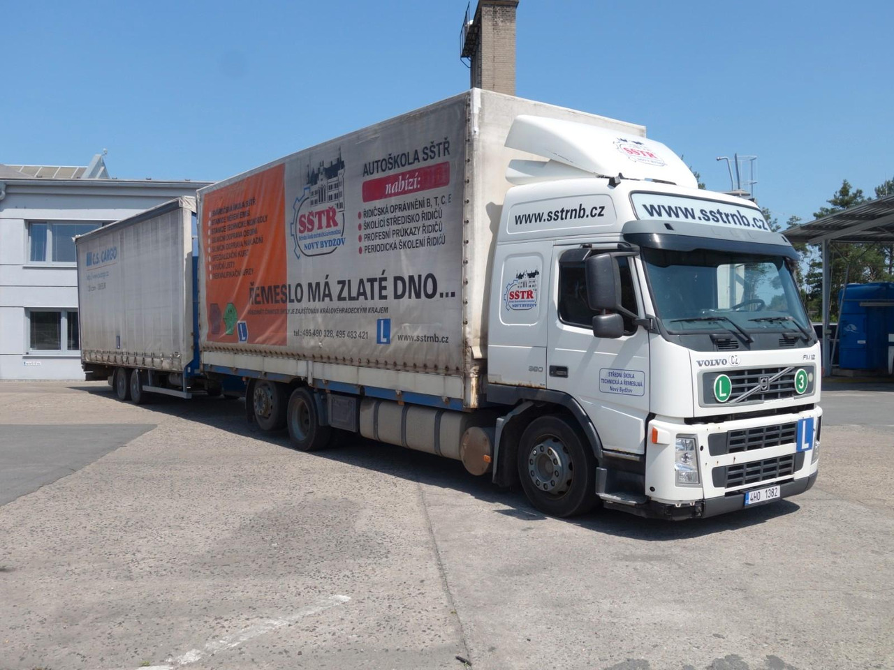 Volvo FM 380 6x2 + Panav Anhänger - Curtain side truck: picture 3 Volvo FM 380 6x2 + Panav Anhänger - Curtain side truck: picture 3