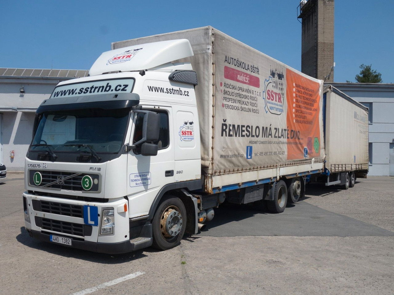 Volvo FM 380 6x2 + Panav Anhänger - Curtain side truck: picture 1 Volvo FM 380 6x2 + Panav Anhänger - Curtain side truck: picture 1