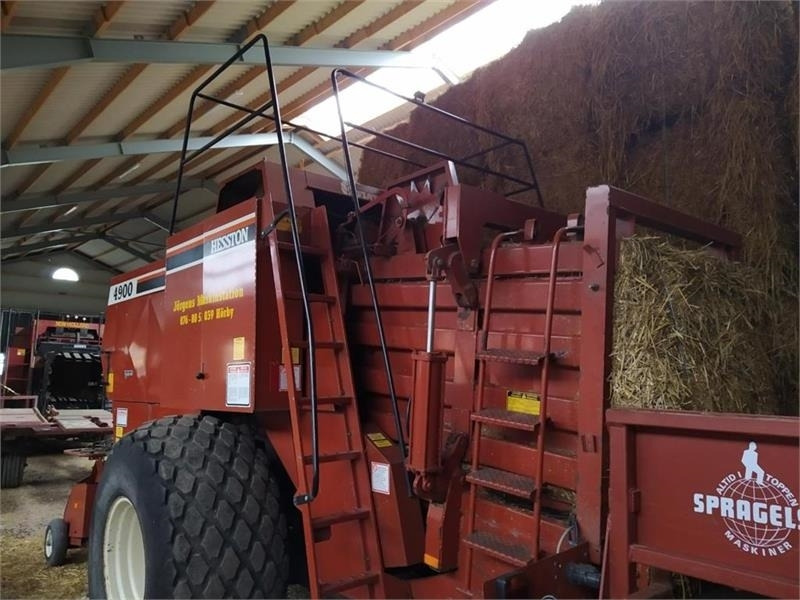 Hesston 4900 - Square baler: picture 3 Hesston 4900 - Square baler: picture 3