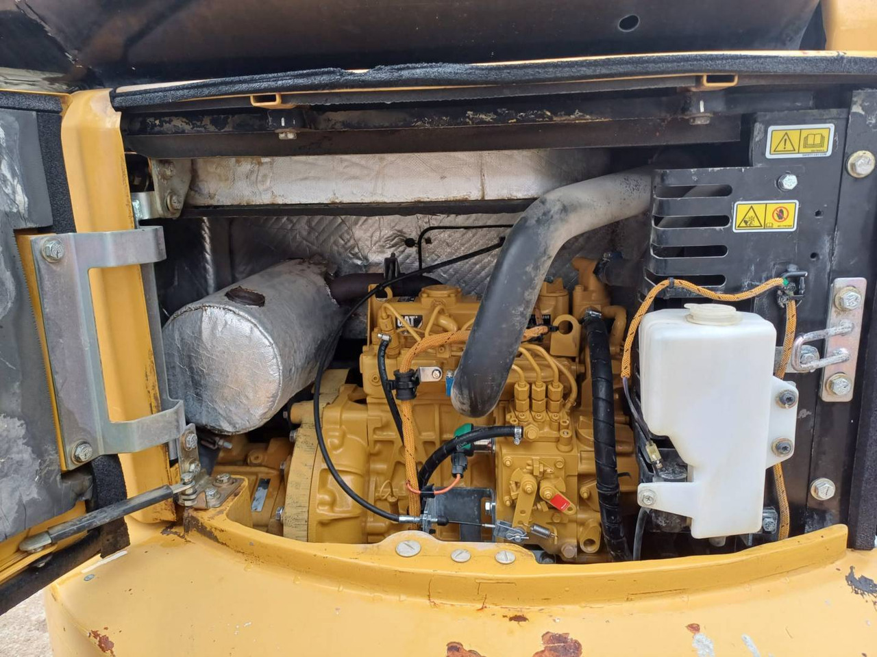 Crawler excavator CAT 303ECR: picture 7