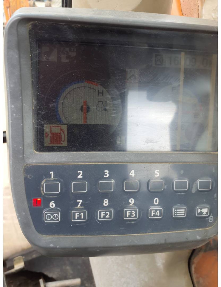 HITACHI ZX2400N-3 - Crawler excavator: picture 5 HITACHI ZX2400N-3 - Crawler excavator: picture 5