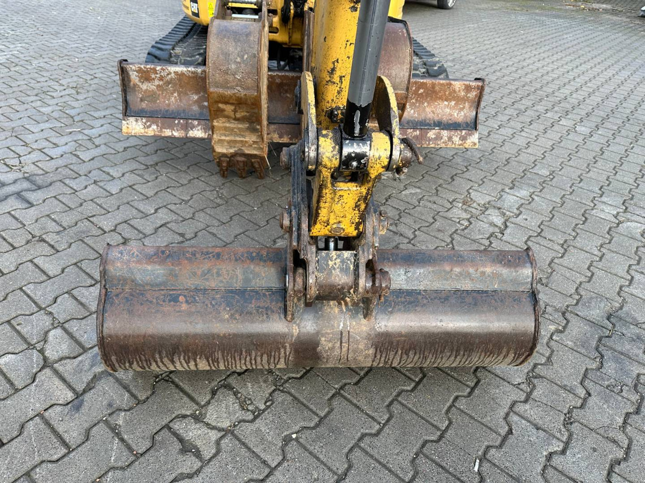 Crawler excavator CAT 304E2CR: picture 21