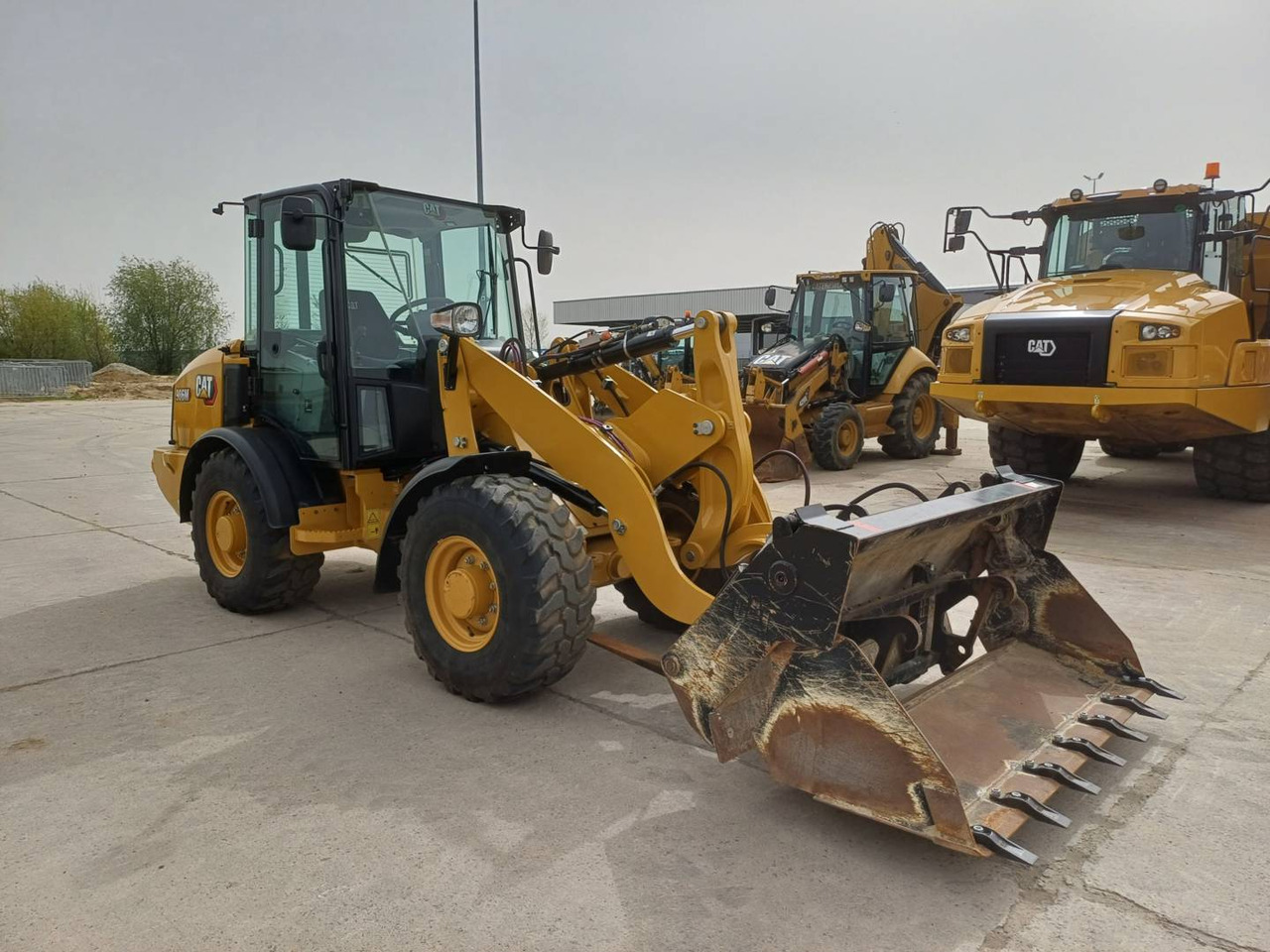 CAT 906M - Wheel loader: picture 2 CAT 906M - Wheel loader: picture 2