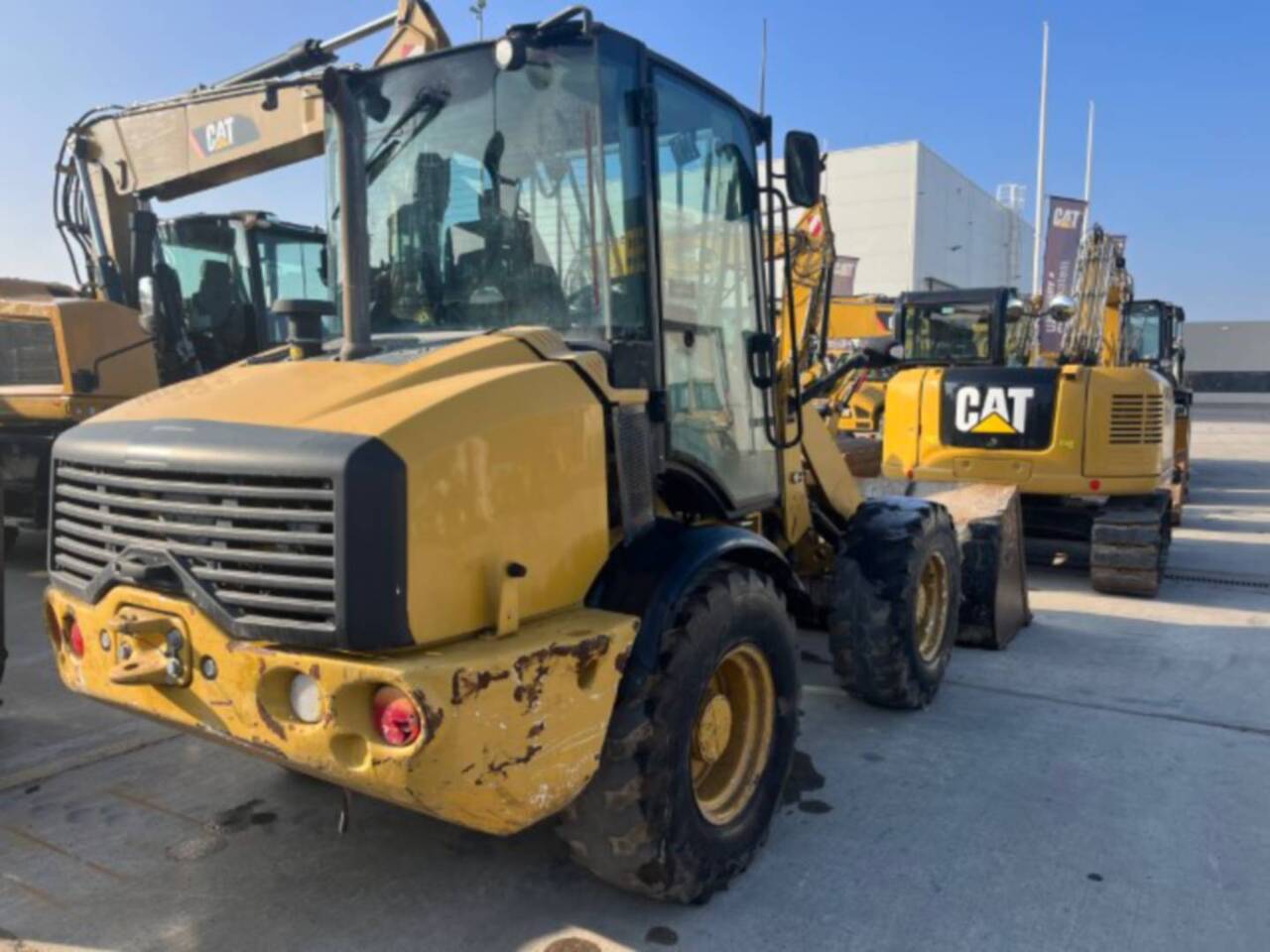 CAT 908M - Wheel loader: picture 3 CAT 908M - Wheel loader: picture 3