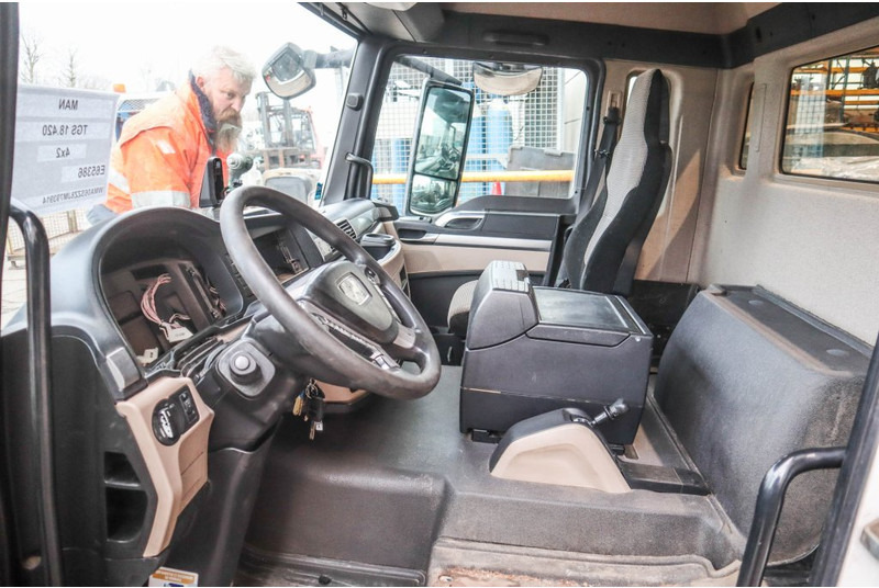 MAN F99L17 TGS - Cab and interior for Truck: picture 5 MAN F99L17 TGS - Cab and interior for Truck: picture 5
