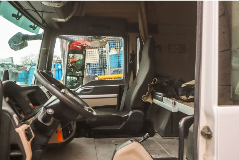 MAN F99L39 TGS EURO6 - Cab and interior for Truck: picture 5 MAN F99L39 TGS EURO6 - Cab and interior for Truck: picture 5