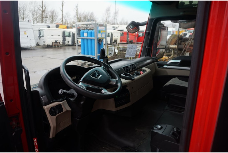 Cab and interior for Truck MAN F99L41 TGX XXL EURO6 81.60000-7925: picture 7