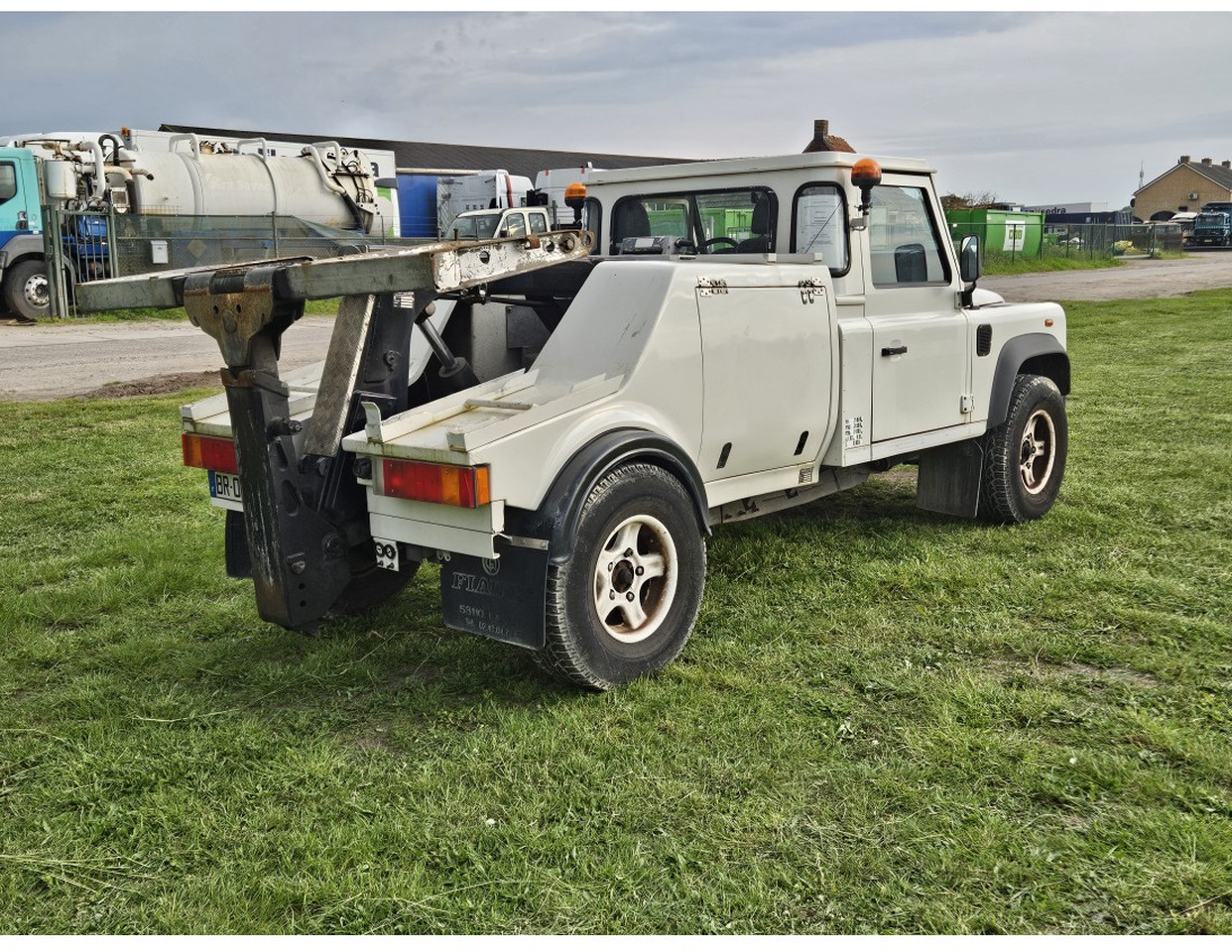 Land Rover Defender Breaking down vehicle - Car: picture 2 Land Rover Defender Breaking down vehicle - Car: picture 2