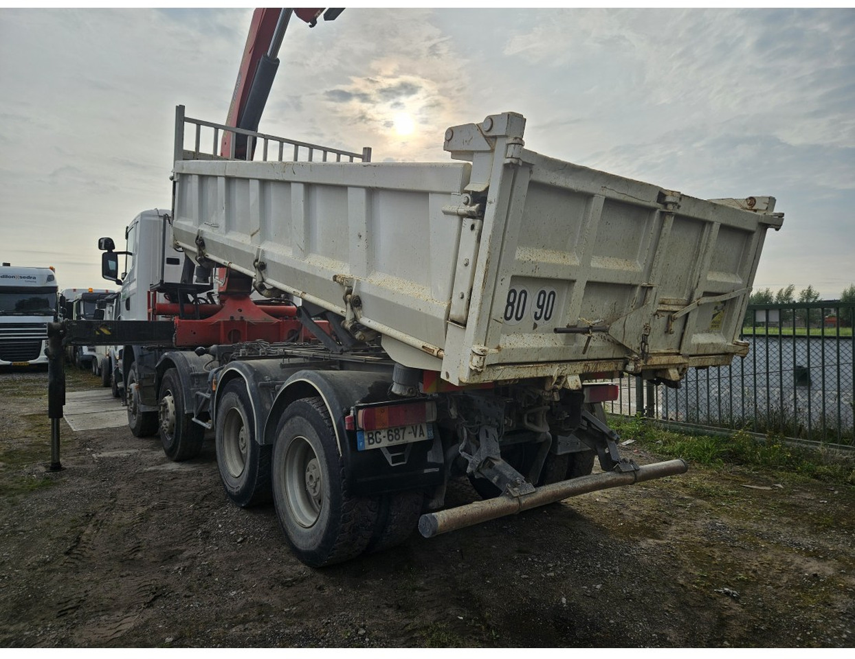 Scania R420 8x4 Tipper Crane Palfinger 23500 - Tipper, Crane truck: picture 4 Scania R420 8x4 Tipper Crane Palfinger 23500 - Tipper, Crane truck: picture 4
