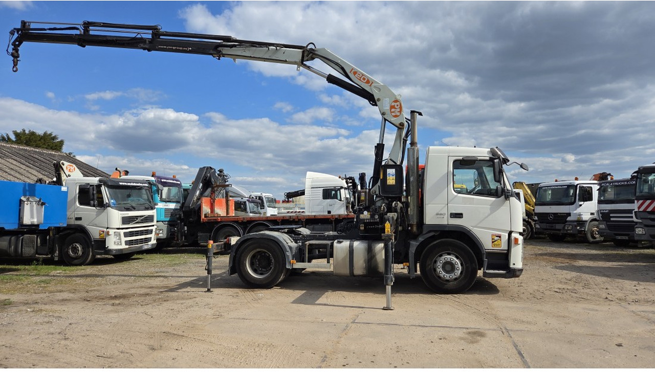 VOLVO FM 360 4X2 EURO 3 TRACTOR UNIT CRANE PM 20T MANUAL GEARBOX - Tractor unit: picture 5 VOLVO FM 360 4X2 EURO 3 TRACTOR UNIT CRANE PM 20T MANUAL GEARBOX - Tractor unit: picture 5